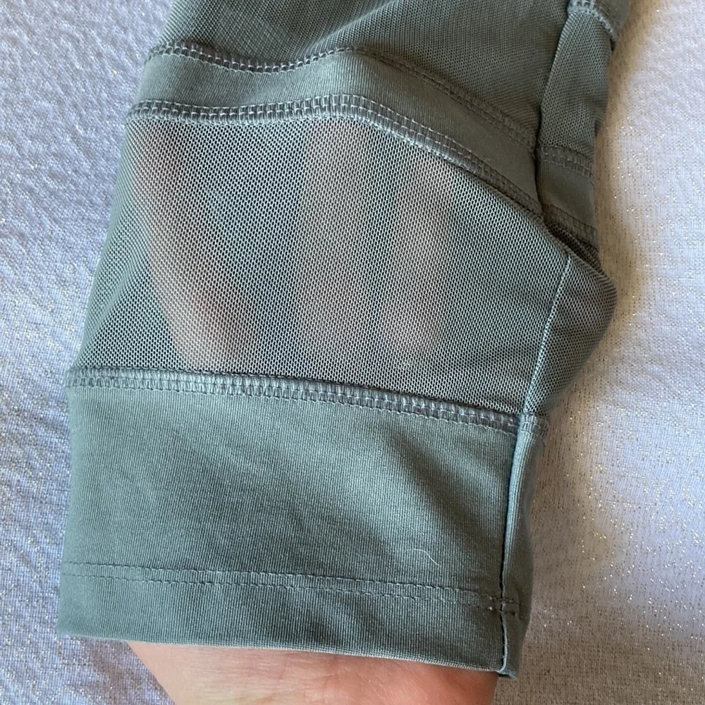 Vogo Athletica Gray Mesh Inserts leggings, size S